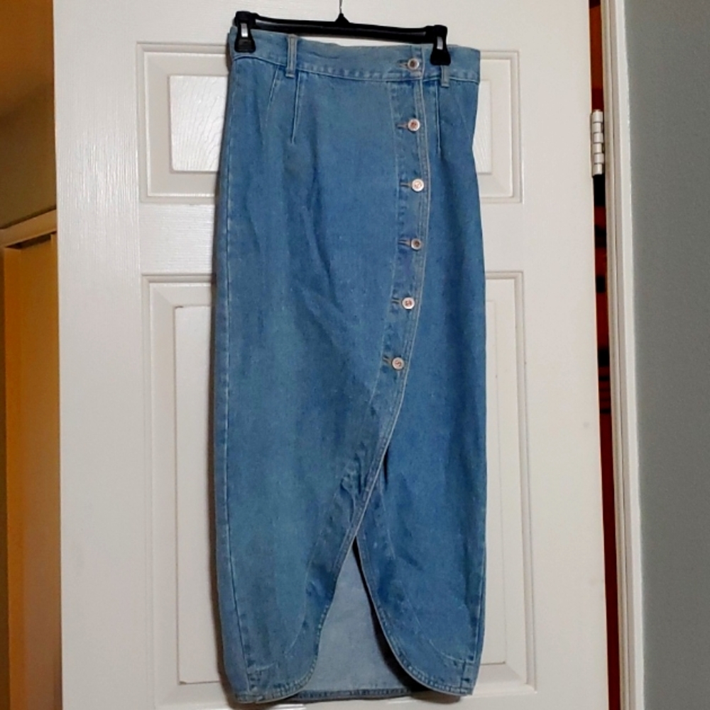 SQUEEZE JEANS,  VINTAGE, HIGH WAIST, ASYMMETRICAL JEAN SKIRT SIZE 5/6